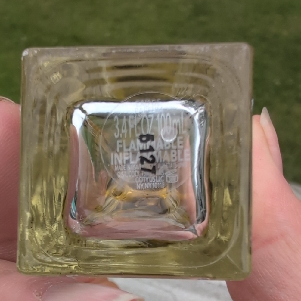 Beyoncé Rise Perfume with Gold Cap - Picture 4 of 4